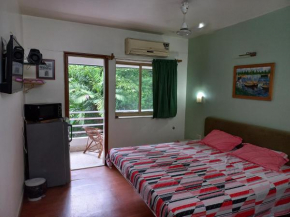 5 min walk to osho resort, kp6